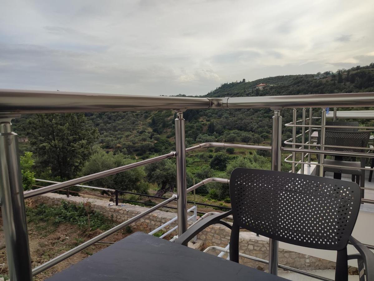 Petros Rooms Himare Exterior photo