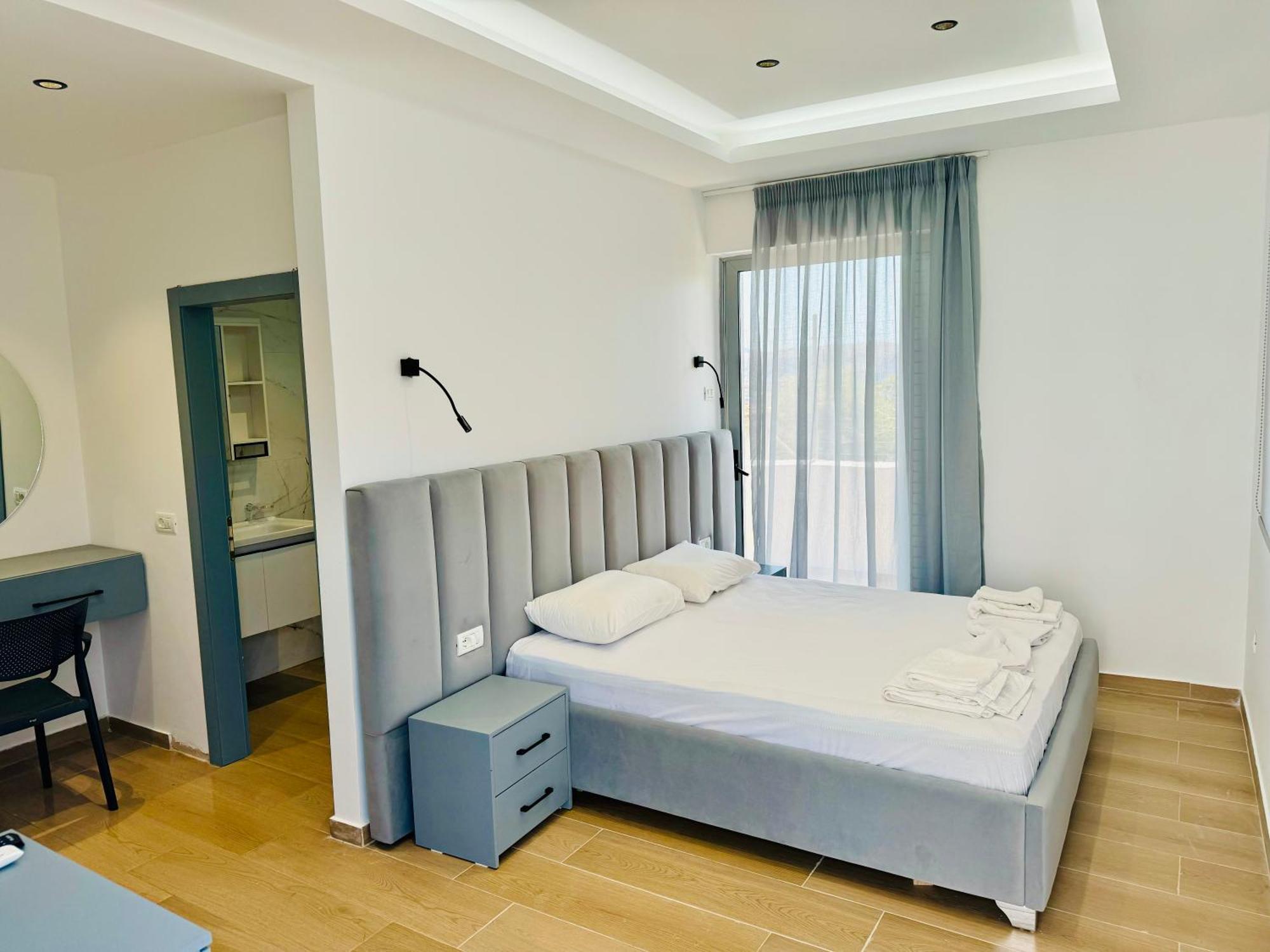 Petros Rooms Himare Exterior photo