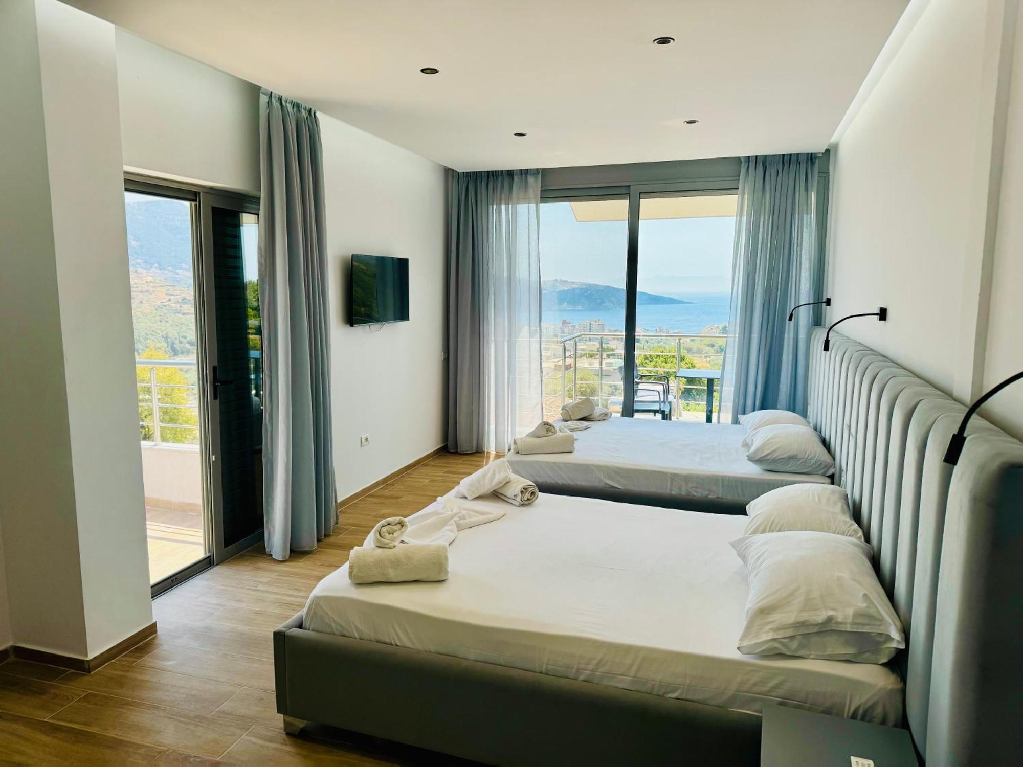 Petros Rooms Himare Exterior photo